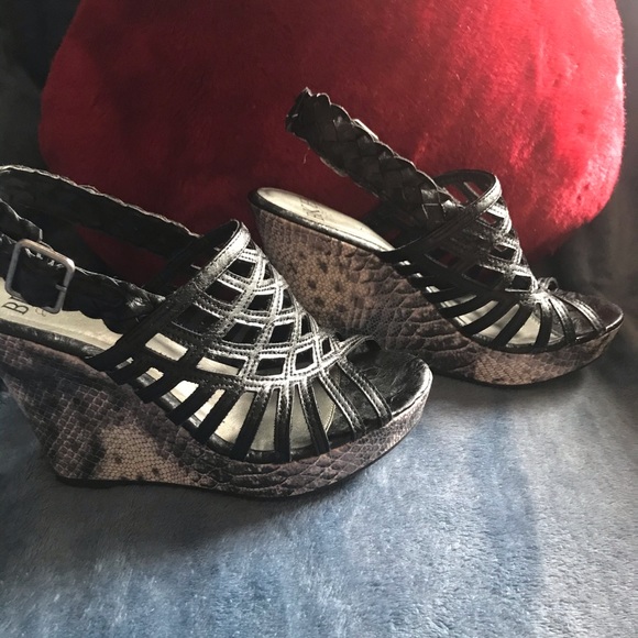 BKE by Buckle wedges, very gently used - Picture 5 of 6